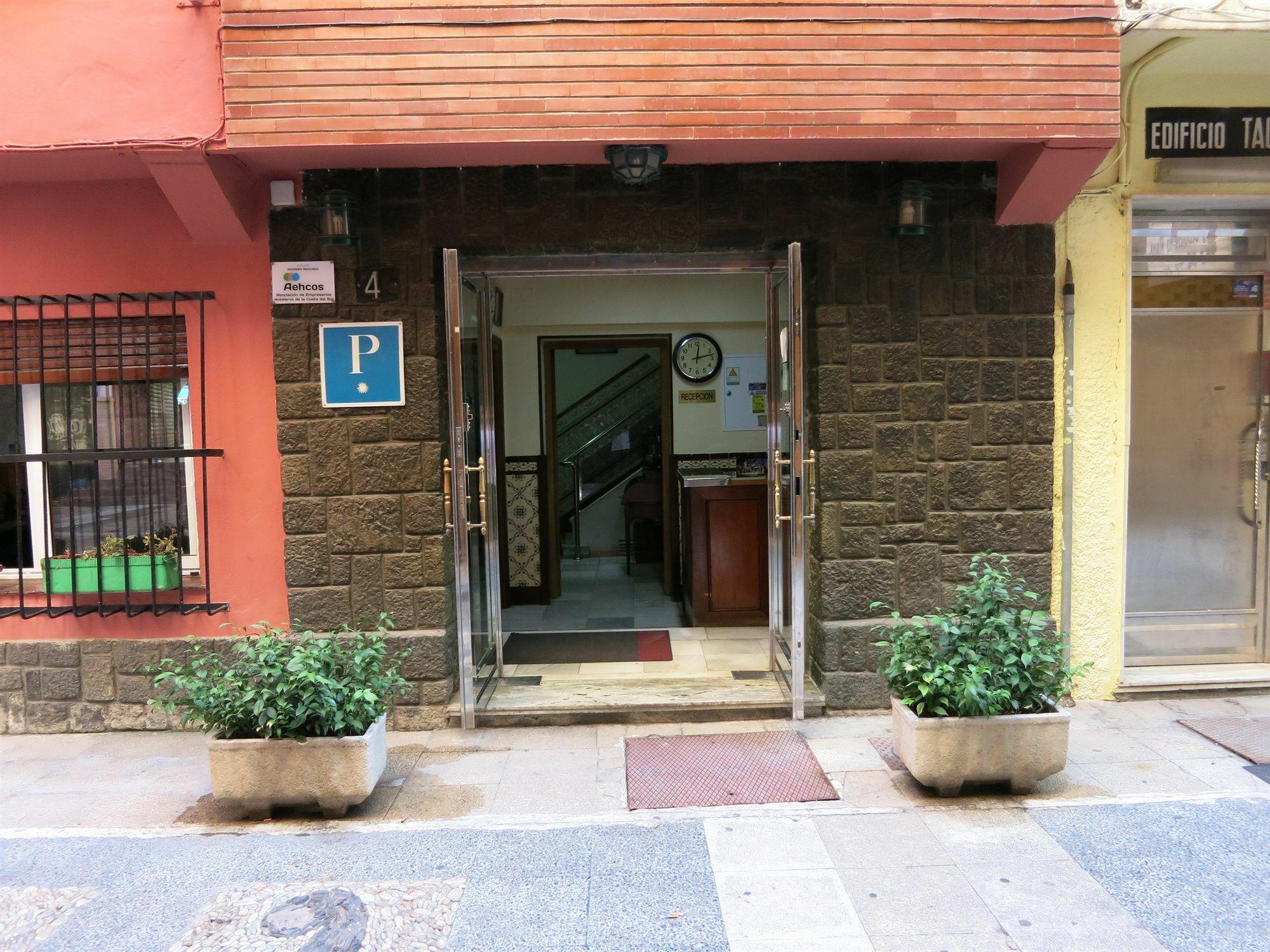 Hostal Guillot Торемолинос Екстериор снимка