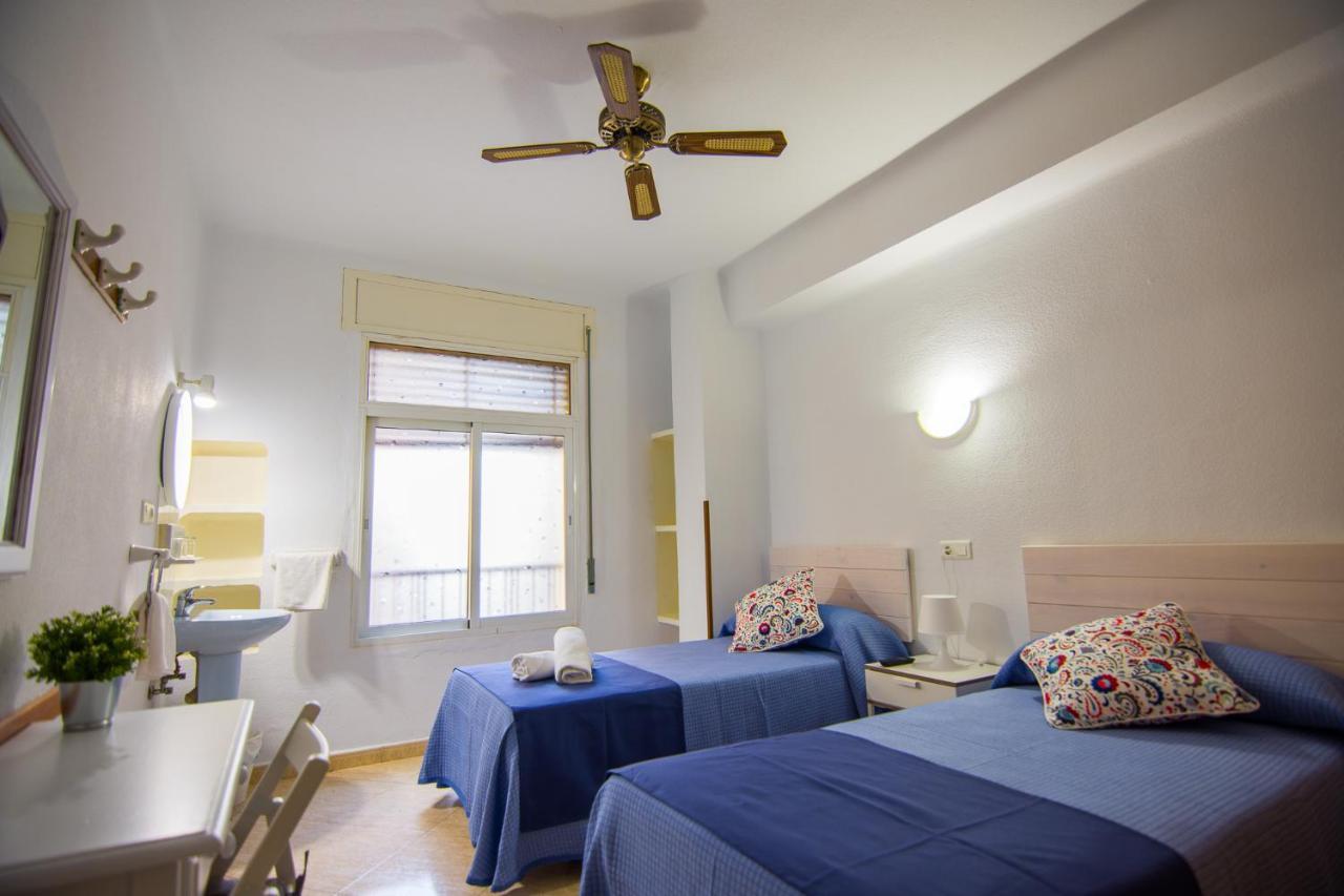 Hostal Guillot Торемолинос Екстериор снимка